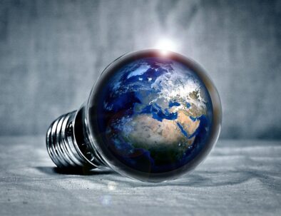 Prime CEE - Economie d'énergie - globe terrestre dans une ampoule