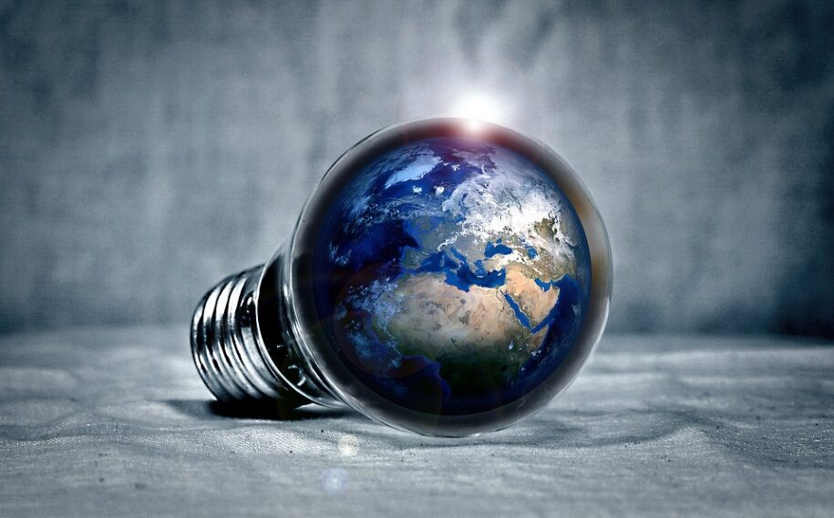 Prime CEE - Economie d'énergie - globe terrestre dans une ampoule